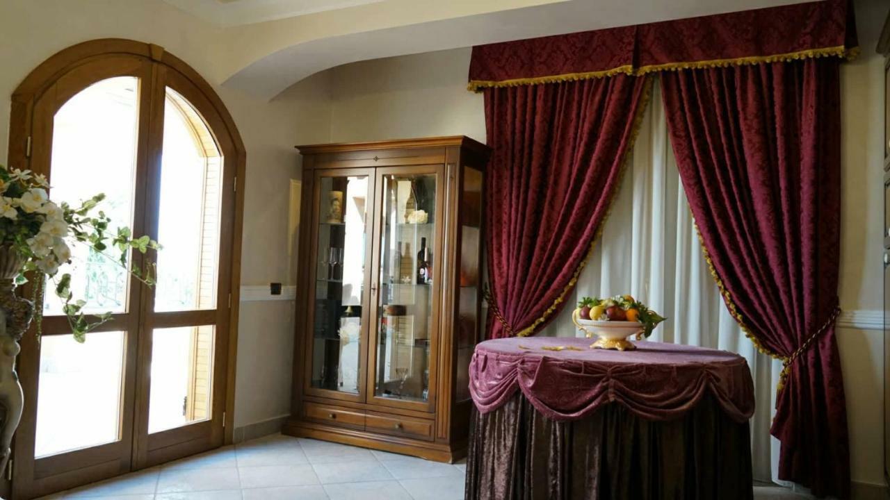 Afrodite Boutique Hotel Боваліно Марина Екстер'єр фото