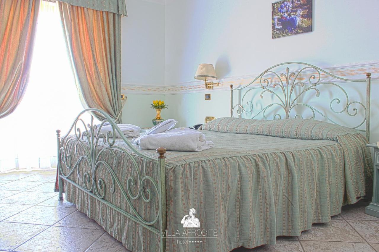 Afrodite Boutique Hotel Боваліно Марина Екстер'єр фото